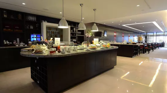 Staybridge Suites & Apartments - Beirut | Beyrut (ve civarı)