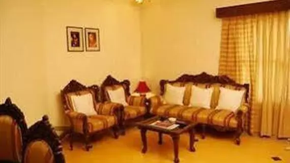 Hotel The Westend | Gujarat - Ahmedabad Bölgesi - Ahmedabad