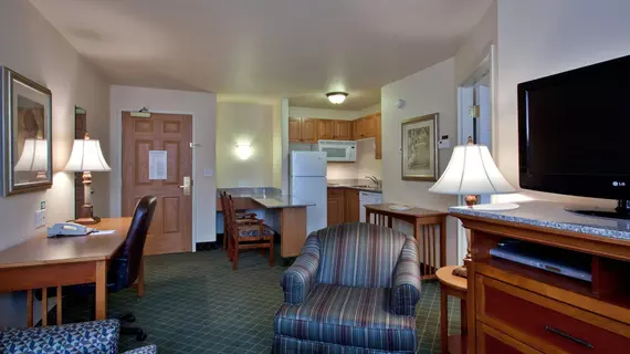 Staybridge Suites - Calgary Airport | Alberta - Calgary (ve civarı) - Calgary