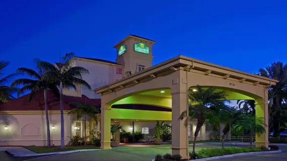 La Quinta Inn & Suites Miami Airport West | Florida - Miami (ve civarı) - Doral