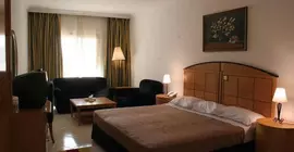 Dolphin Hotel Apartments | Dubai - Dubai