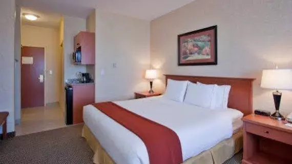 Holiday Inn Express Airdrie | Alberta - Calgary (ve civarı) - Airdrie