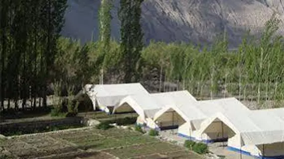 Double Humped Camp - Hunder | Cammu ve Keşmir - Leh