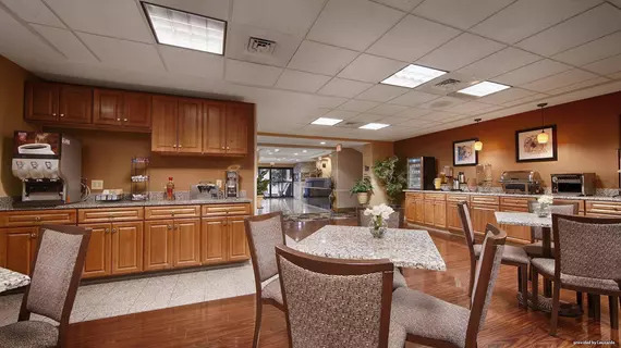 Best Western Plus New England Inn & Suites | Connecticut - Hartford (ve civarı) - Berlin