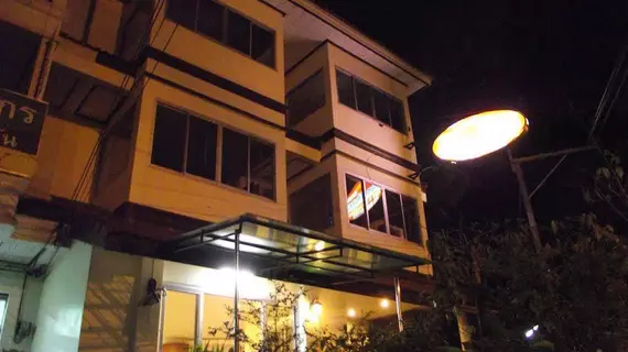 Baanthara Guesthouse | Krabi İli - Krabi