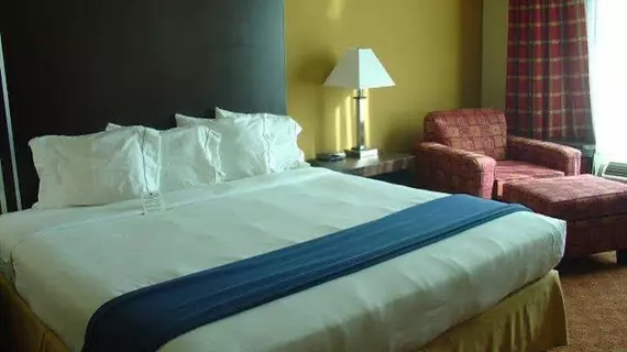 Holiday Inn Express Hotel & Suites Richmond | Kentucky - Lexington (ve civarı) - Richmond