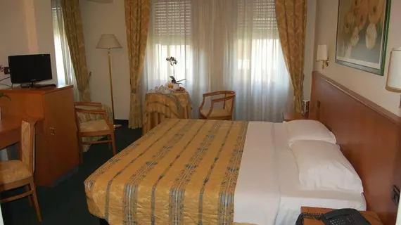 Hotel Galant | Piedmont - Turin (ve civarı) - Venaria Reale