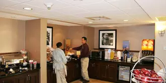 Hampton Inn & Suites Alexandria