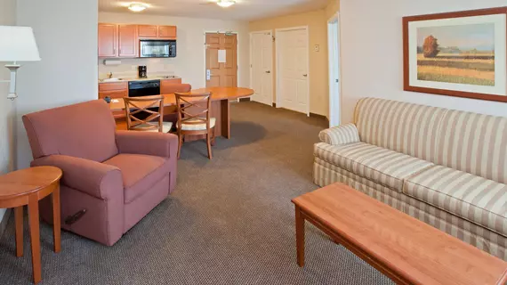 Candlewood Suites Louisville North | Indiana - Jeffersonville - Clarksville (ve civarı) - Clarksville