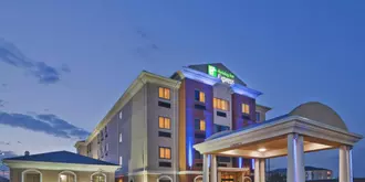 HOLIDAY INN EXPRESS & SUITES M