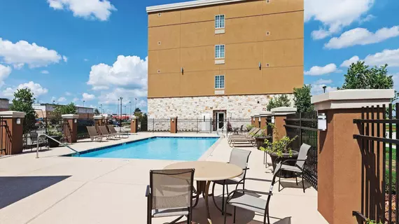 La Quinta Inn & Suites Houston NW Beltway 8/ West RD | Teksas - Houston (ve civarı) - Houston