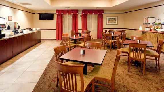 La Quinta Inn & Suites Ruidoso Downs | New Mexico - Ruidoso (ve civarı) - Ruidoso Downs