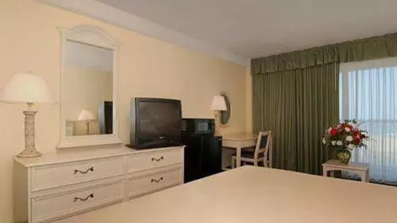 Quality Inn and Suites Oceanfront | Virginia - Norfolk - Virginia Beach (ve civarı) - Virginia Beach