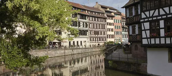 Hôtel Suisse | Grand Est - Bas-Rhin (bölge) - Strasbourg (ve civarı) - Strazburg - Kent Merkezi - Petite Fransa