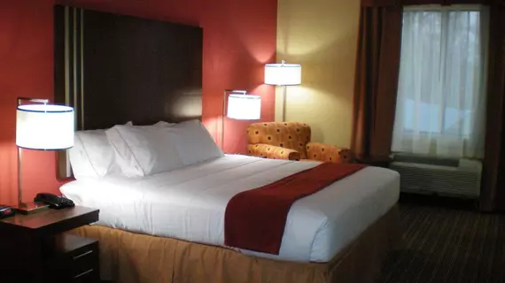 Holiday Inn Express & Suites Cleveland | Teksas - Conroe (ve civarı) - Cleveland