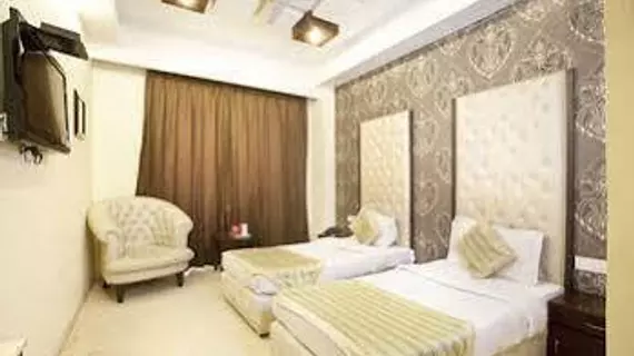 OYO Rooms Noida City Centre Premium | Batı Delhi - Ulusal Eyalet Başkenti Delhi - Delhi (ve civarı) - Noida