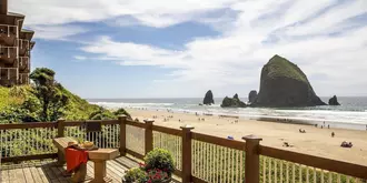 Hallmark Resort in Cannon Beach