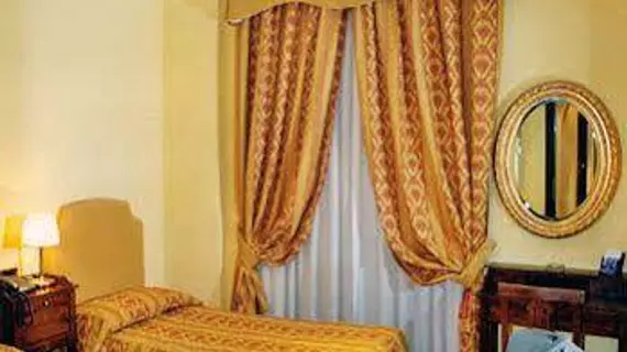 Hotel Canova | Lazio - Roma (ve civarı) - Roma Kent Merkezi - Monti