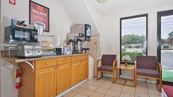 Econo Lodge Midtown | Georgia - Savannah (ve civarı) - Savana - Midtown