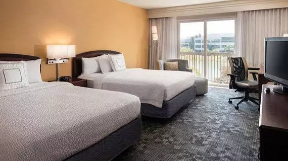 Courtyard by Marriott San Francisco Airport/Oyster Point Waterfront | Kaliforniya - San Fransisko (ve civarı) - South San Francisco