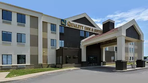 Quality Inn & Suites Lees Summit | Missouri - Kansas City (ve civarı) - Lee's Summit