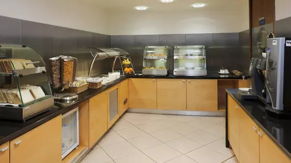 Holiday Inn Express London-Swiss Cottage | Londra (ve civarı) - Camden - Hampstead