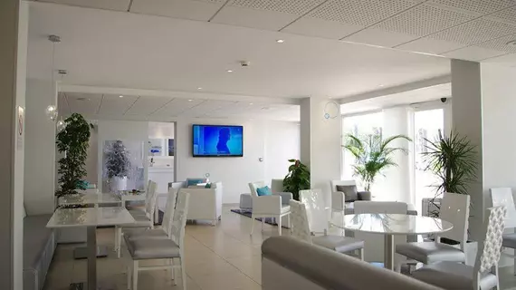 Hôtel Josse | Provence - Alpes - Cote d'Azur - Var - Cannes (ve civarı) - Antibes - Antibes Burnu