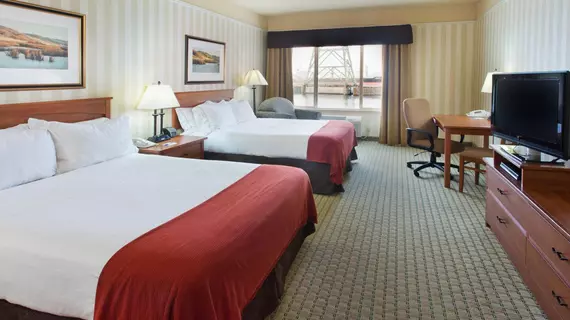 Holiday Inn Express Hotel & Suites Astoria | Oregon - Oregon Coast - Astoria