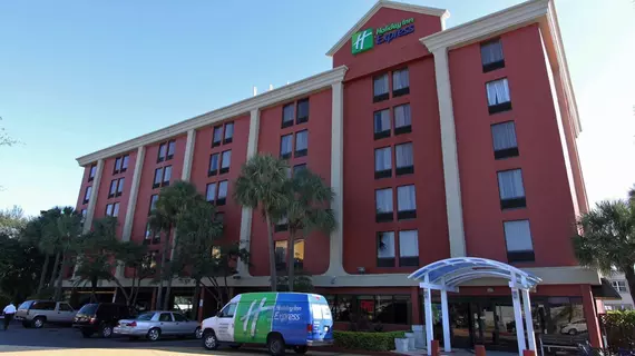 Holiday Inn Express Miami-Arpt Ctrl-Miami Springs | Florida - Miami (ve civarı) - Miami Springs