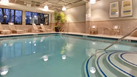 Holiday Inn Express Hotel & Suites - Novi | Michigan - Detroit (ve civarı) - Novi