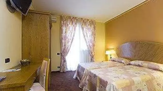 Hotel Ristorante Giordano | Lombardy - Bergamo - Bergamo (ve civarı) - Cavernago