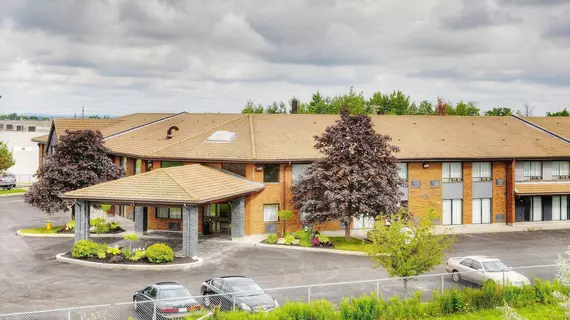 Comfort Inn Newmarket | Ontario - Toronto (ve civarı) - Newmarket