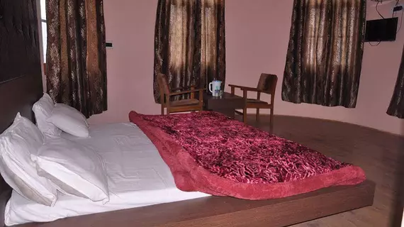 Hotel New Prince Inn | Cammu ve Keşmir - Srinagar (ve civarı) - Srinagar