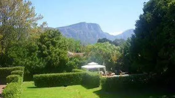 Constantia White Lodge Guest House | Western Cape (il) - West Coast DC - Drakenstein - Cape Town (ve civarı) - Cape Town - Constantia