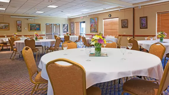 Holiday Inn Express & Suites St. Croix Valley | Wisconsin - Hudson (ve civarı) - St Croix Falls