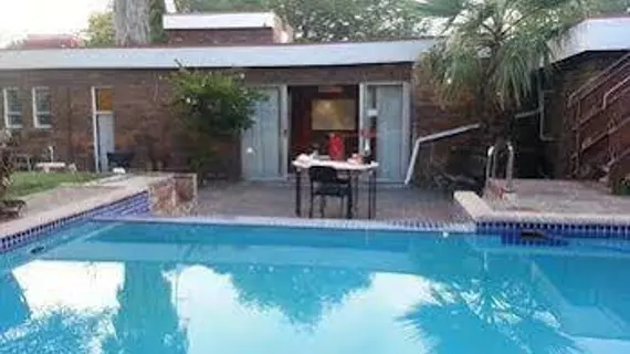 Ancient Windmill Guesthouse | Gauteng - City of Tshwane - Johannesburg (ve civarı) - Benoni