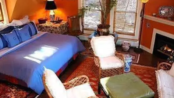 Red Elephant Inn Bed and Breakfast | New Hampshire - North Conway