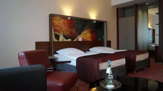 AZIMUT Hotel Cologne | Kuzey Ren-Westfalia - Köln (ve civarı) - Köln - Ren'in Sol Yakası