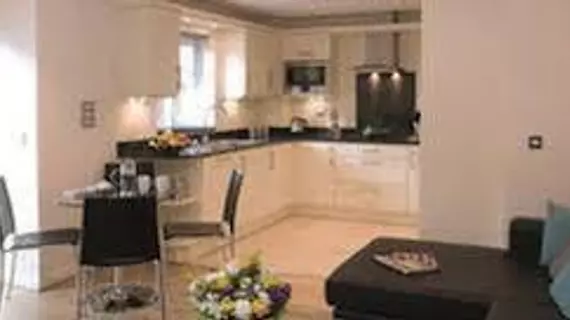 Beneficial House - House of Fisher | Berkshire (kontluk) - Bracknell