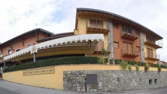 La Marina Risthotel | Lombardy - Bergamo - Bergamo (ve civarı) - Pontida - Gromlongo