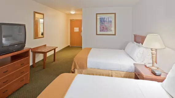 Holiday Inn Express Hotel & Suites Lancaster-Lititz | Pensilvanya - Lancaster (ve civarı) - Lititz