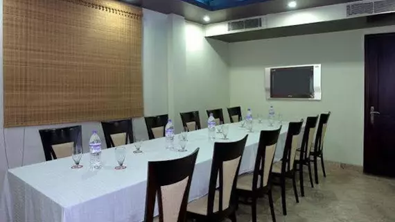 Hotel Suncity | Batı Delhi - Ulusal Eyalet Başkenti Delhi - Delhi (ve civarı) - Yeni Delhi - Karol Bagh