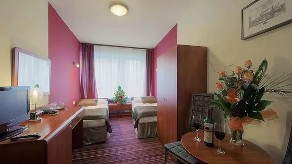 Hotel Delta | Küçük Polonya Voyvodalığı - Krakow (ve civarı) - Krakow