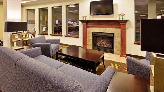 HOLIDAY INN EXPRESS & SUITES S | Missouri - St. Louis (ve civarı) - St. Charles