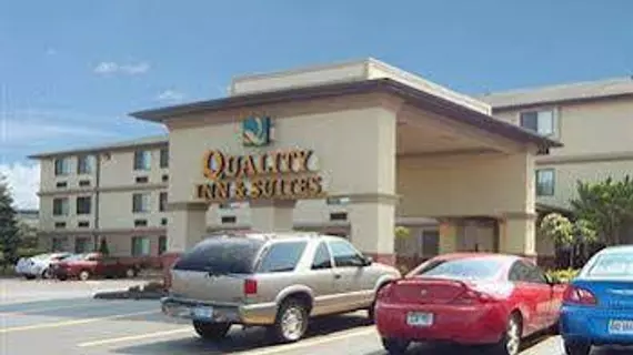 Quality Inn and Suites | Michigan - Detroit (ve civarı) - Romulus