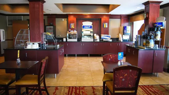 Holiday Inn Express & Suites Superior | Wisconsin - Superior