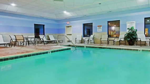 Holiday Inn Express Hotel & Suites Westfield | Massachusetts - Springfield (ve civarı) - Westfield