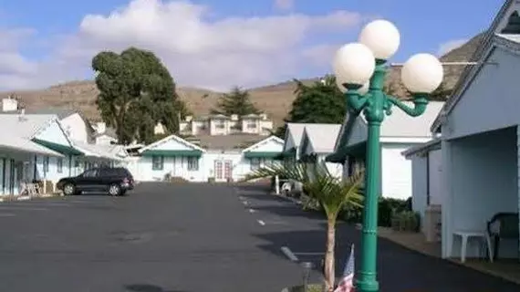 The Dolphin Inn | Kaliforniya - San Luis Obispo (ve civarı) - Cayucos