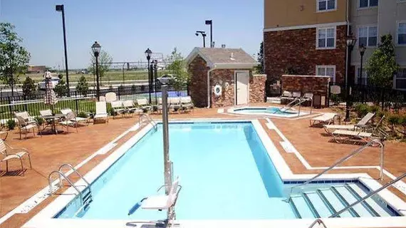 Residence Inn Wichita East at Plazzio | Kansas - Wichita (ve civarı) - Viçita