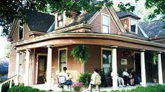 The Corner House Bed & Breakfast | Kentucky - Lexington (ve civarı) - Nicholasville